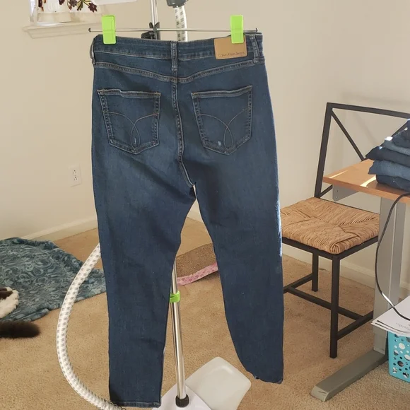 Calvin Klein Jeans. - Picture 4 of 5